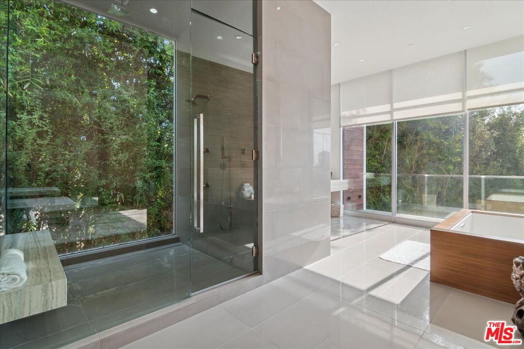 1232 Sunset Plaza Dr