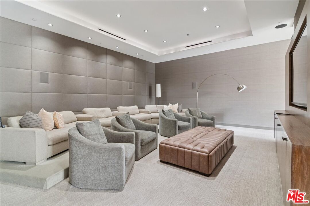 1232 Sunset Plaza Dr