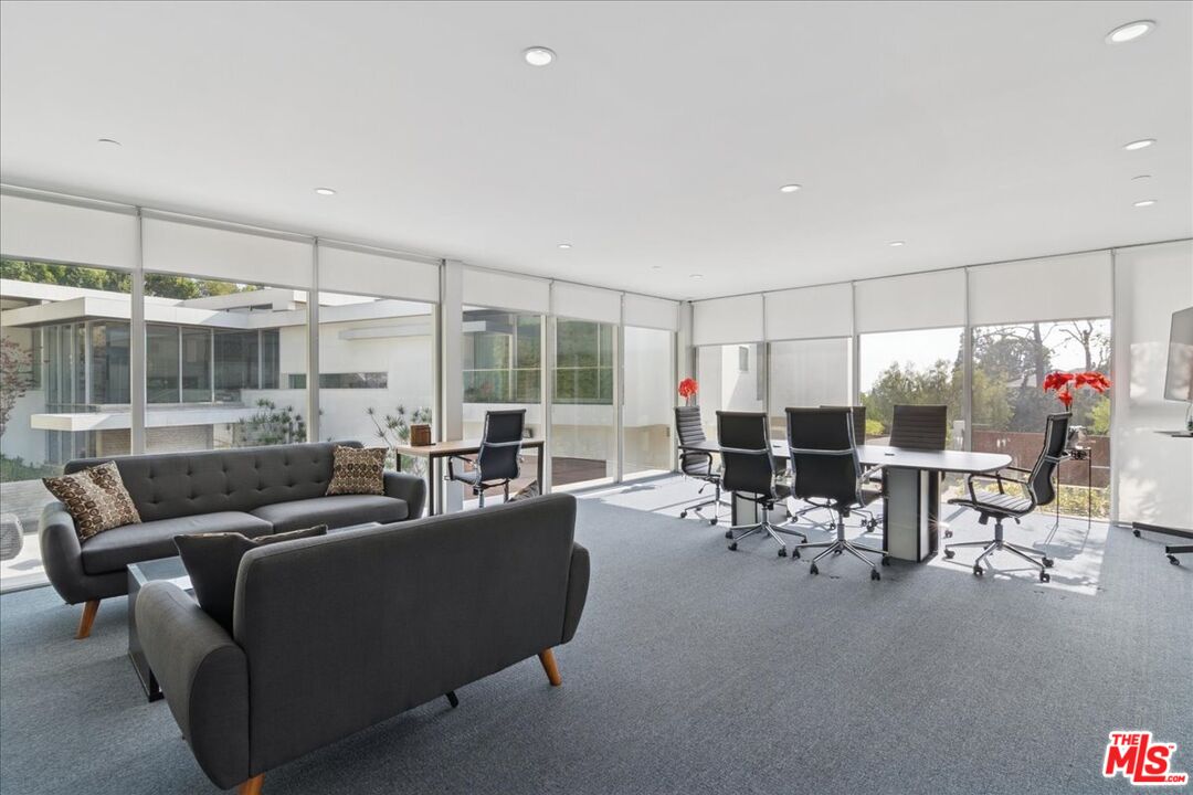 1232 Sunset Plaza Dr