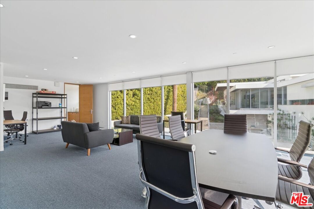 1232 Sunset Plaza Dr