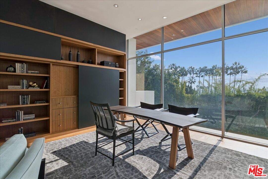 1232 Sunset Plaza Dr