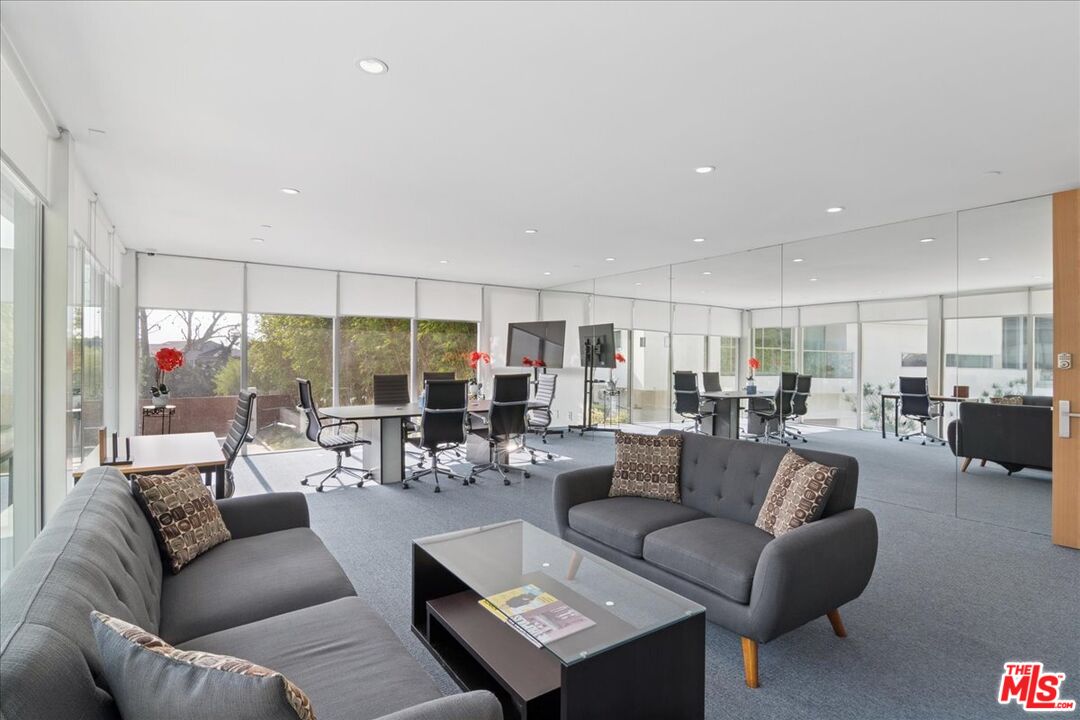 1232 Sunset Plaza Dr