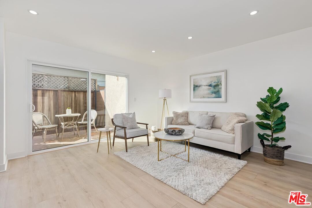 717 Copeland Ct Unit: 4