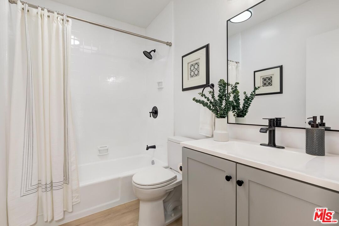 717 Copeland Ct Unit: 4