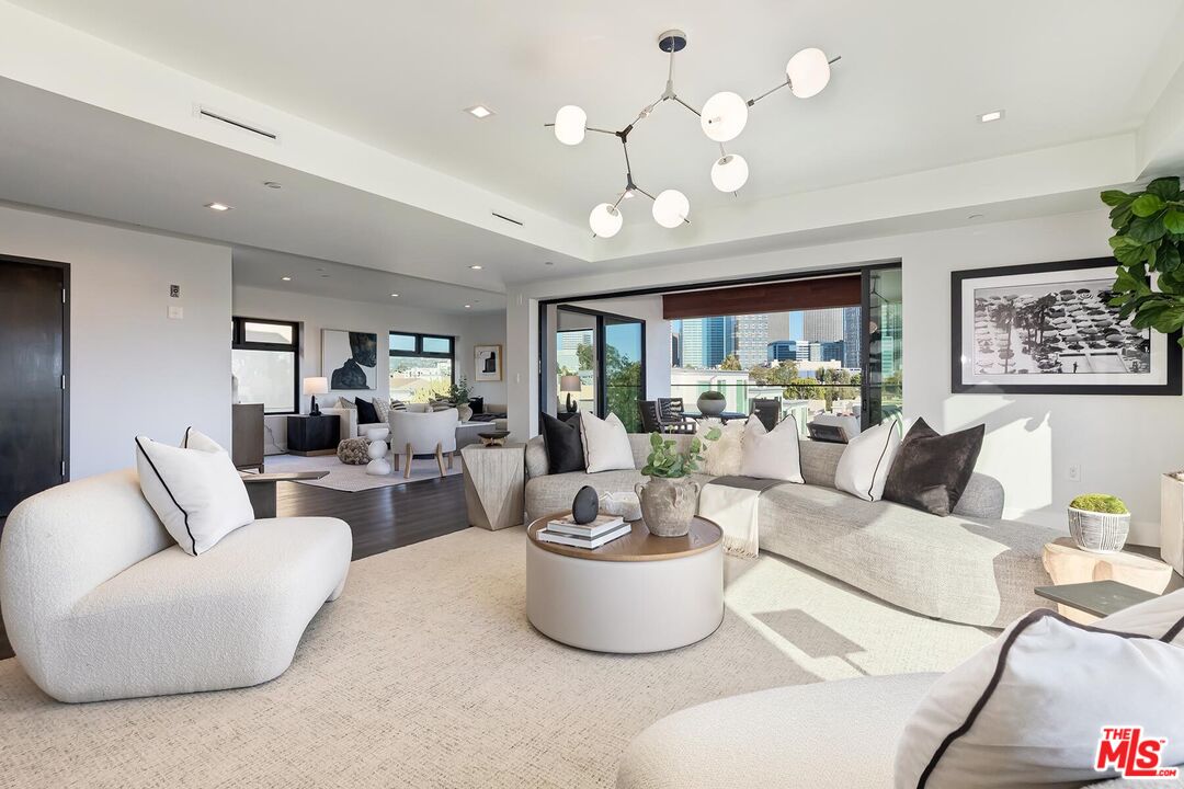 1839 Pandora Ave Unit: PH