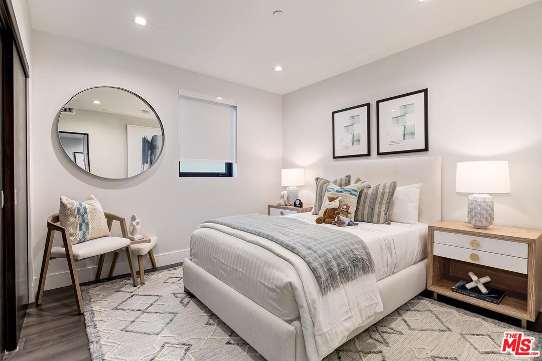 1839 Pandora Ave Unit: PH