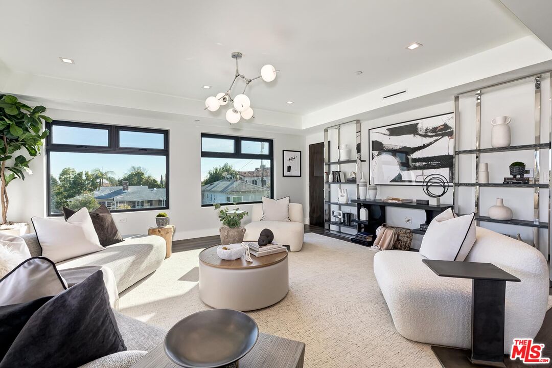 1839 Pandora Ave Unit: PH