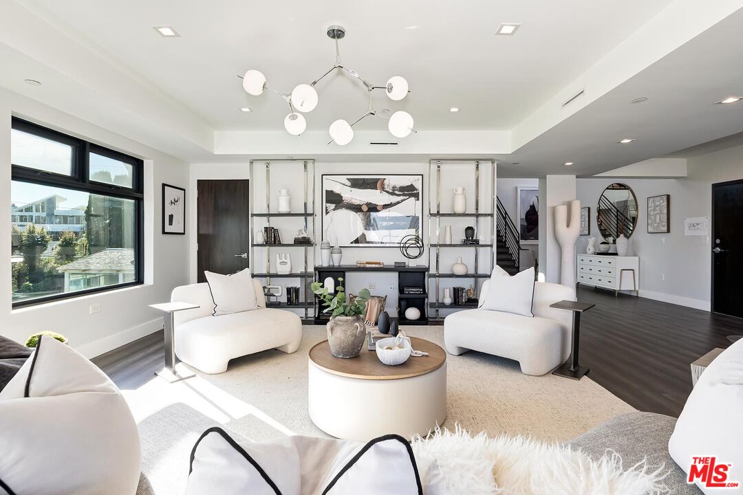 1839 Pandora Ave Unit: PH