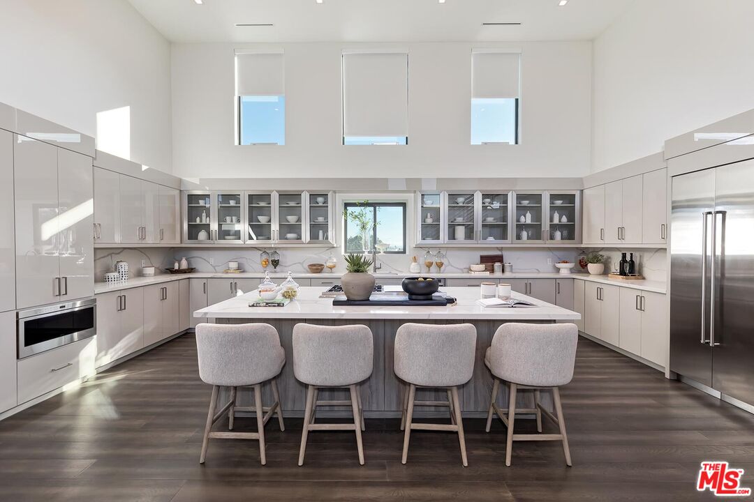 1839 Pandora Ave Unit: PH