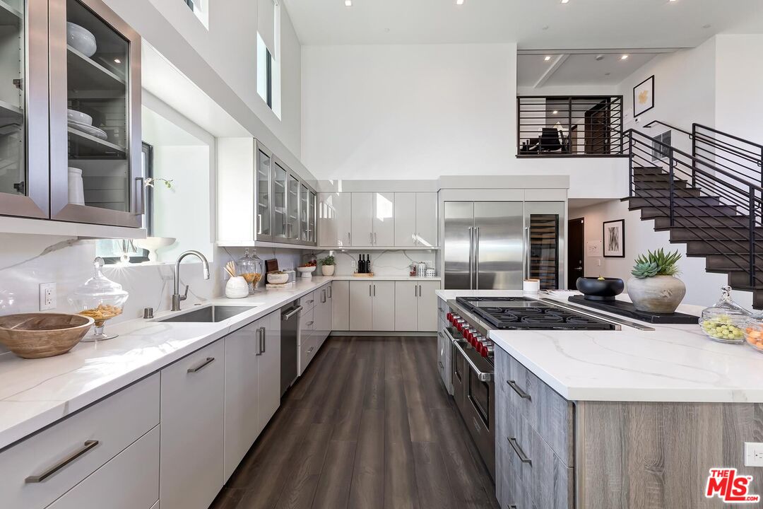 1839 Pandora Ave Unit: PH