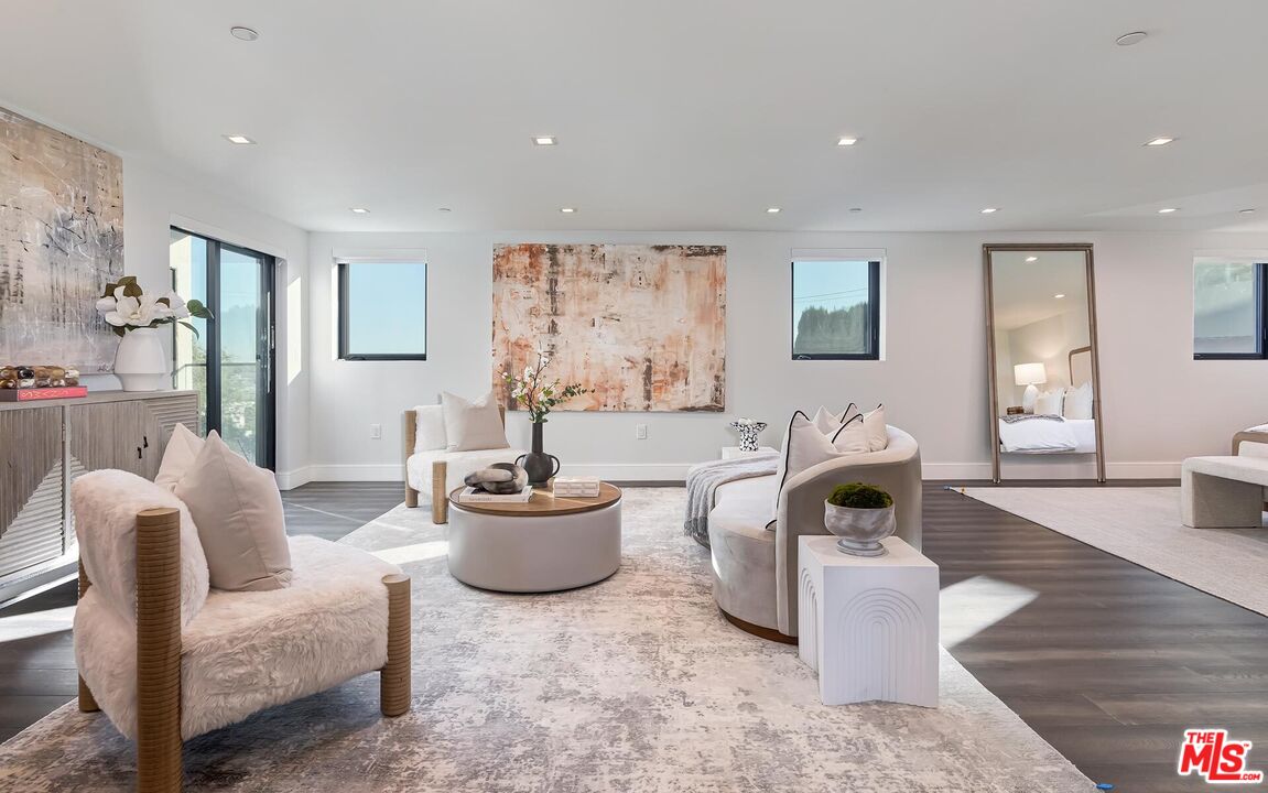 1839 Pandora Ave Unit: PH