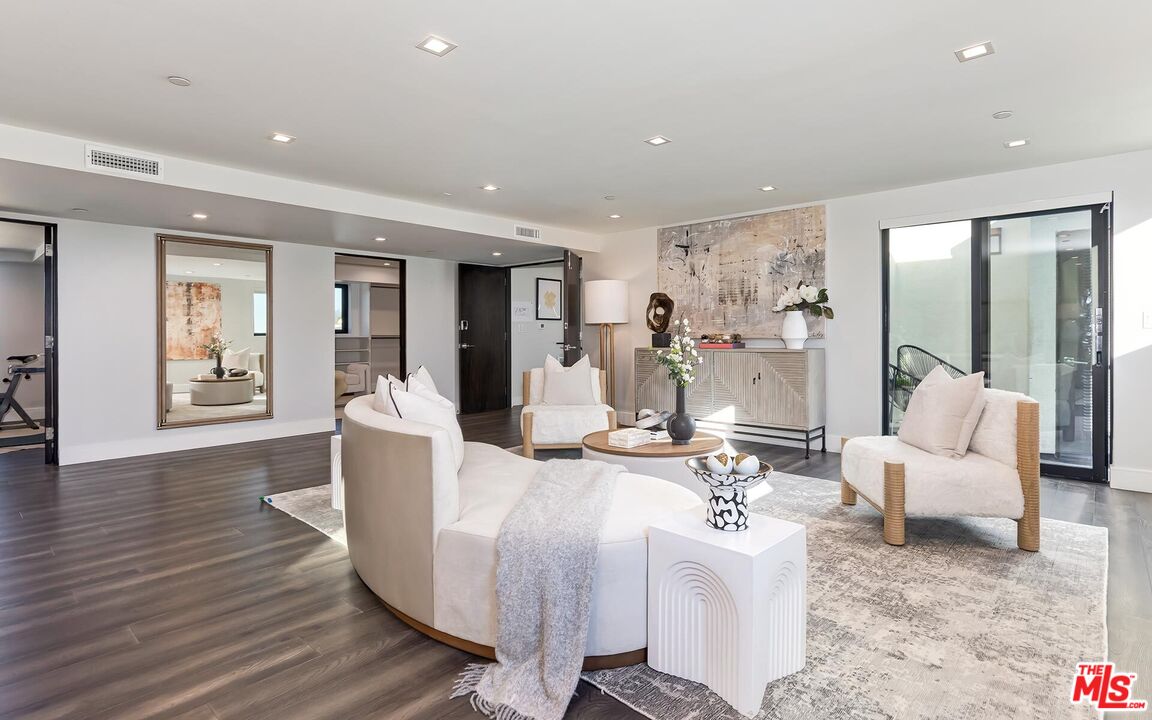 1839 Pandora Ave Unit: PH