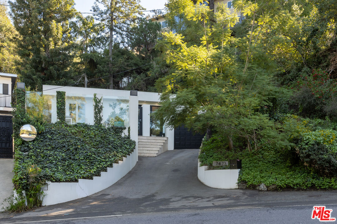 7473 Mulholland Dr