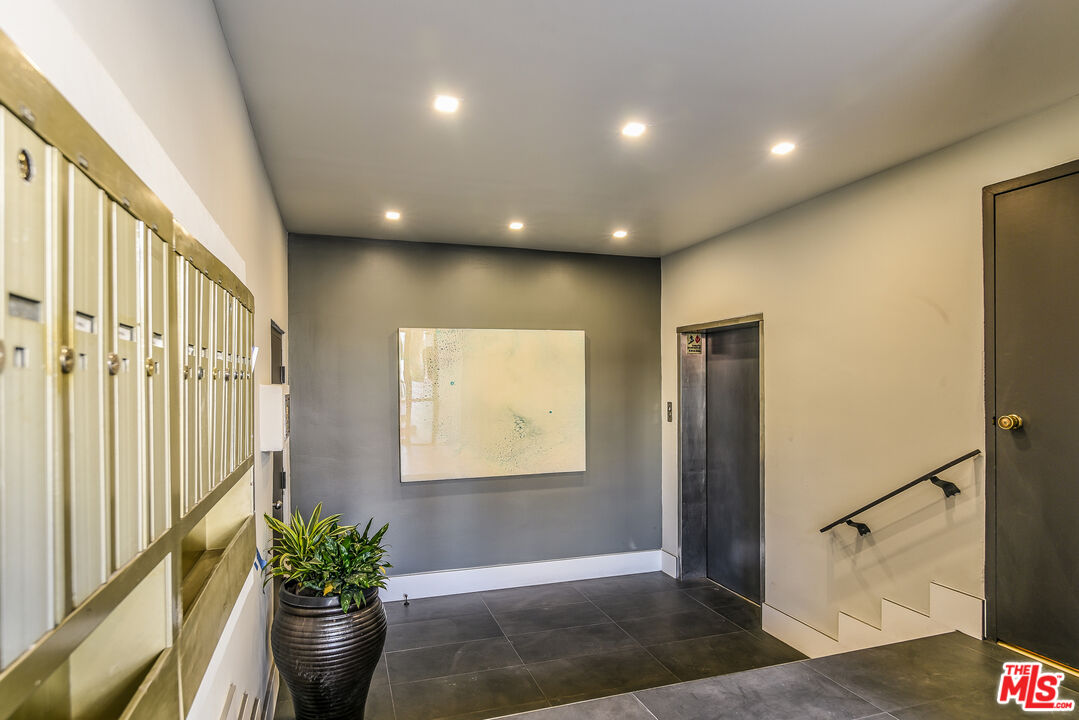 610 N Orlando AVE Unit: 306