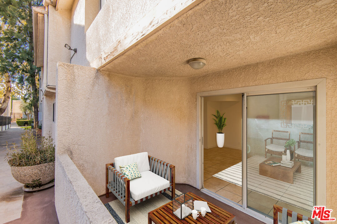 7651 Reseda Blvd Unit: 3T