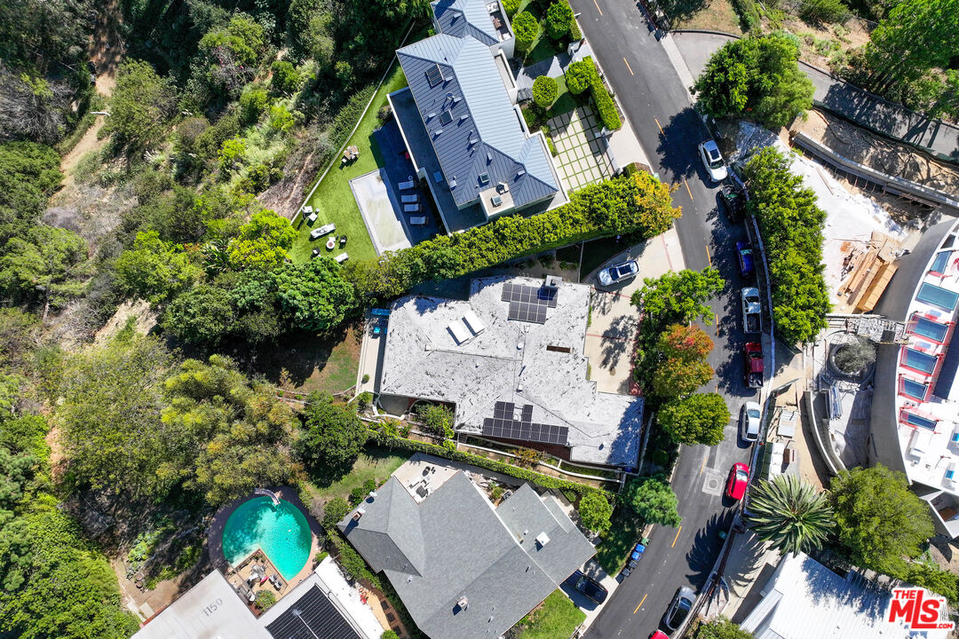 1130 Linda Flora Dr
