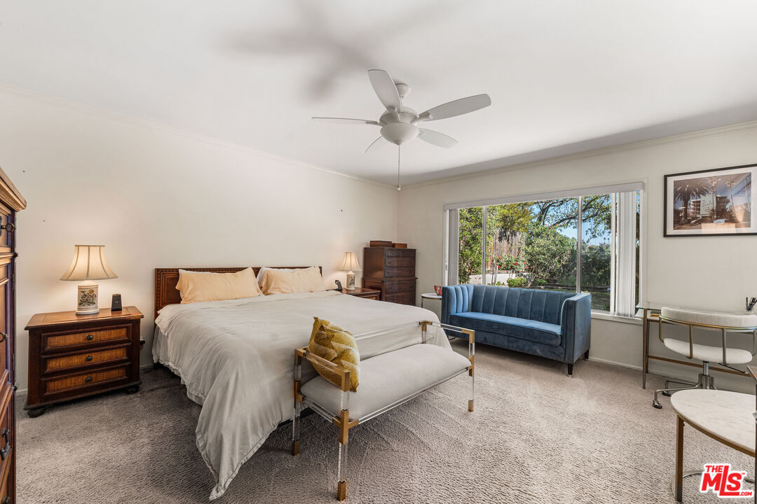 1130 Linda Flora Dr