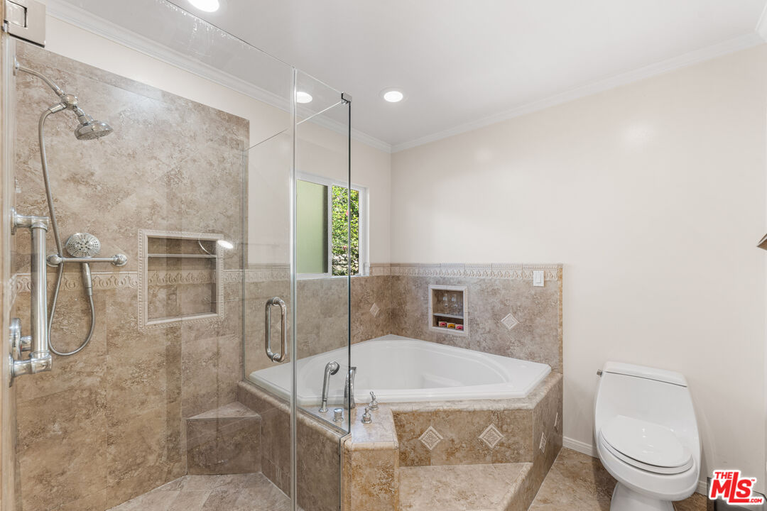 1130 Linda Flora Dr