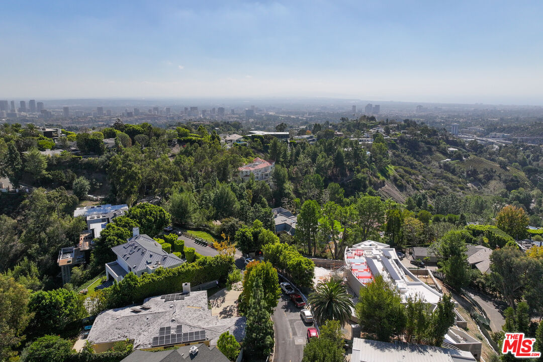 1130 Linda Flora Dr