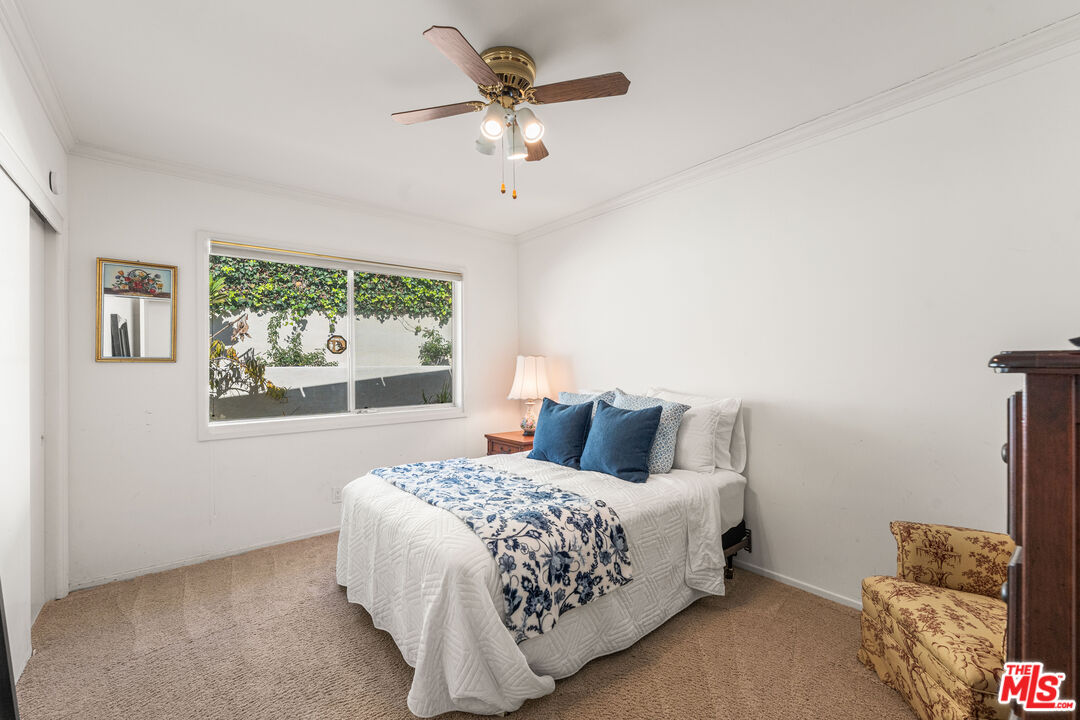 1130 Linda Flora Dr