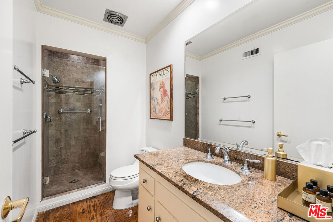 1130 Linda Flora Dr
