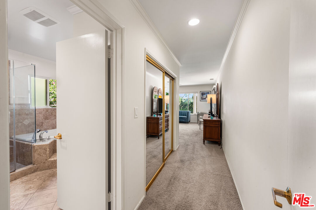 1130 Linda Flora Dr