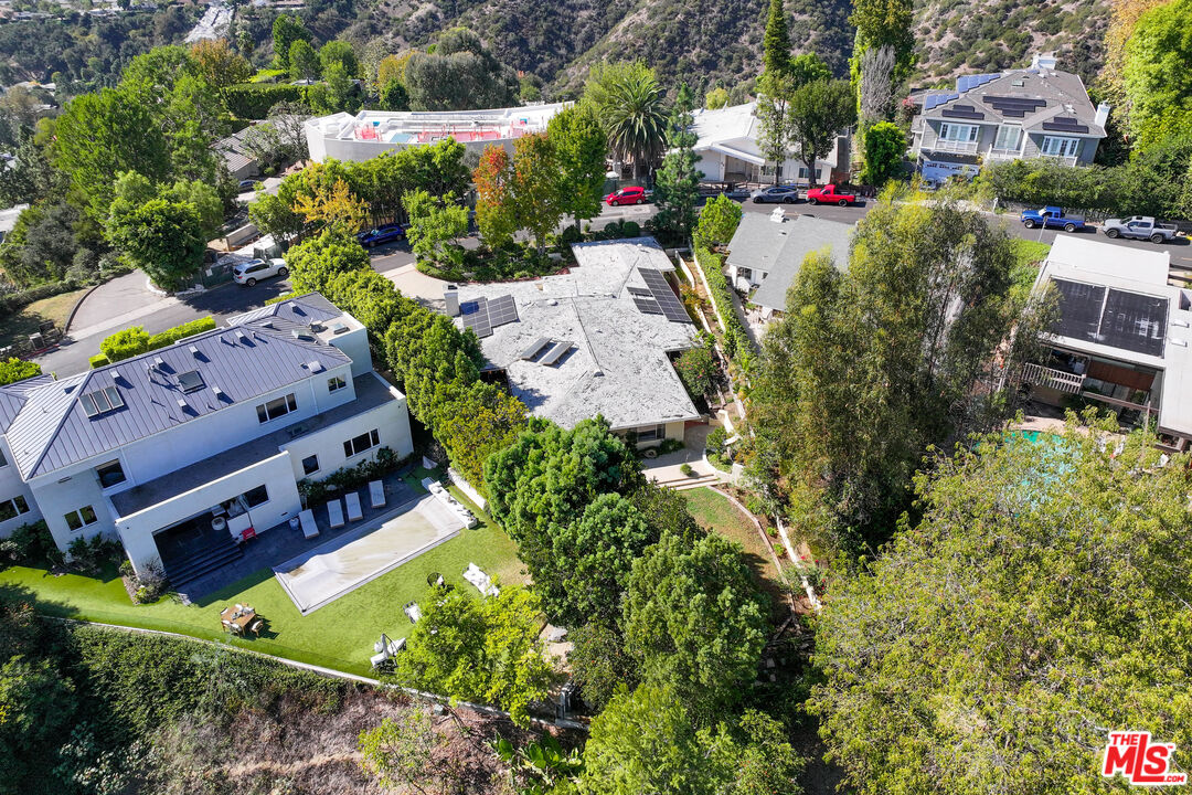 1130 Linda Flora Dr