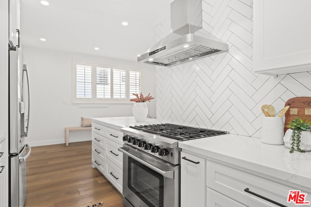 1049 16th St Unit: 5