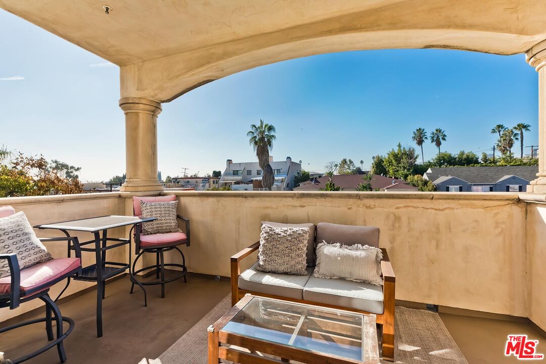 1414 S Beverly Glen Blvd Unit: 301