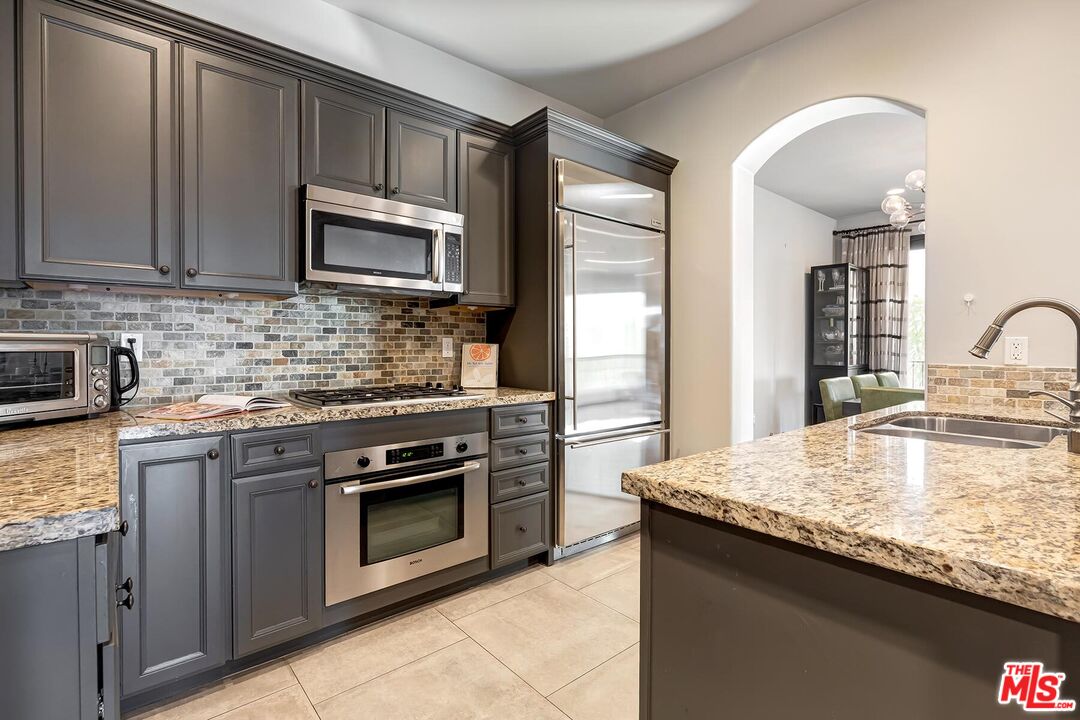 1414 S Beverly Glen Blvd Unit: 301