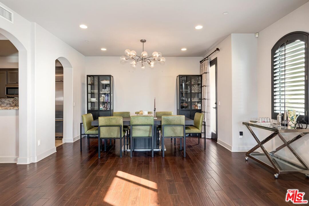 1414 S Beverly Glen Blvd Unit: 301