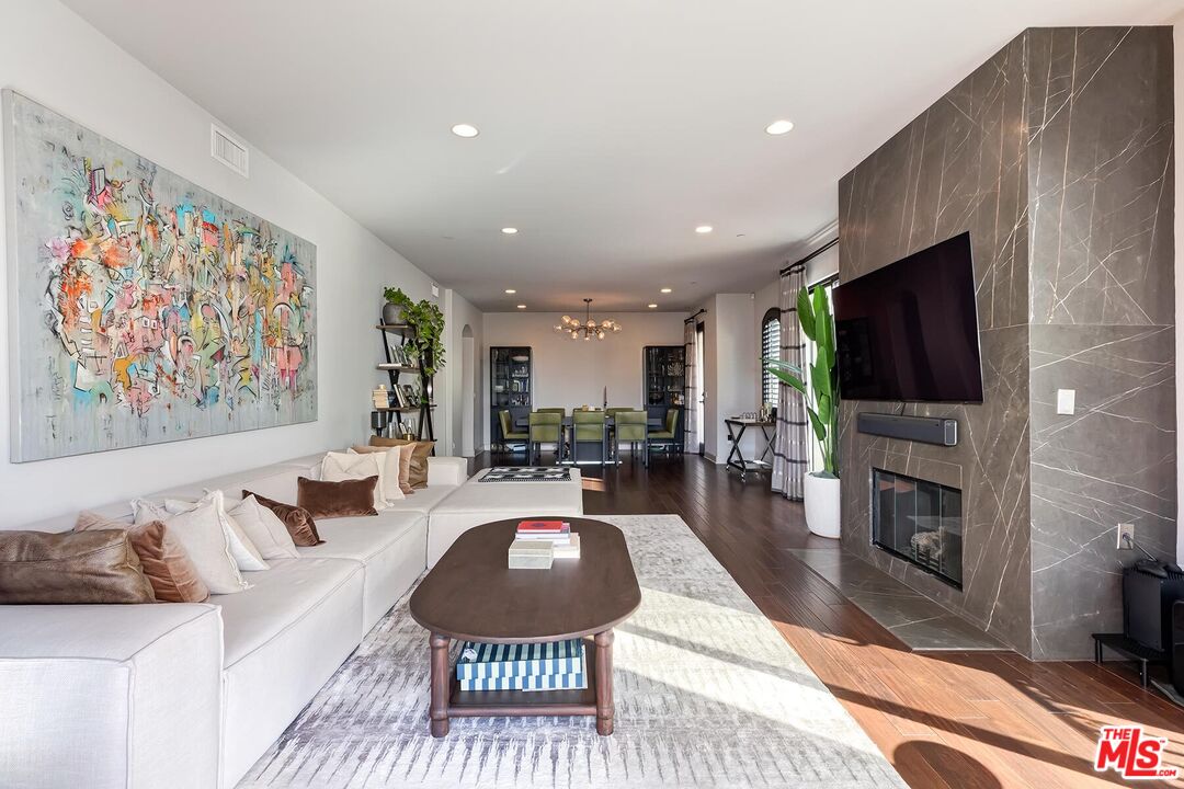 1414 S Beverly Glen Blvd Unit: 301