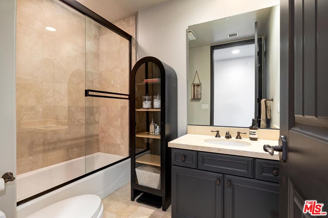 1414 S Beverly Glen Blvd Unit: 301