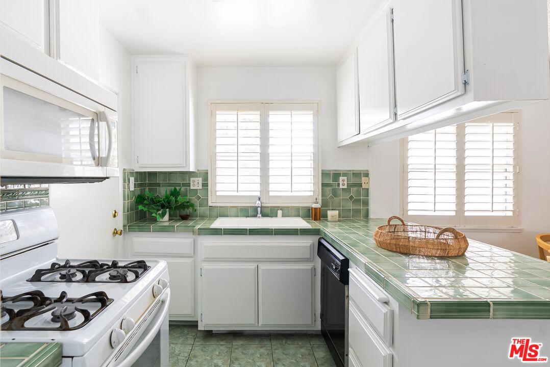 5882 Bowcroft St Unit: 3