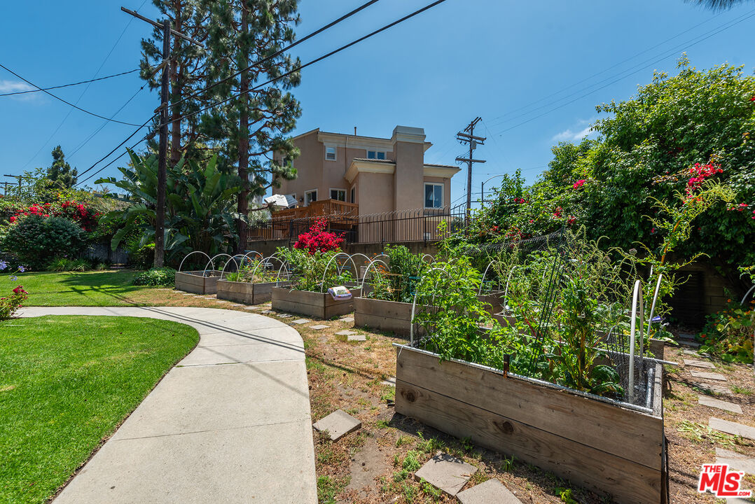 5882 Bowcroft St Unit: 3