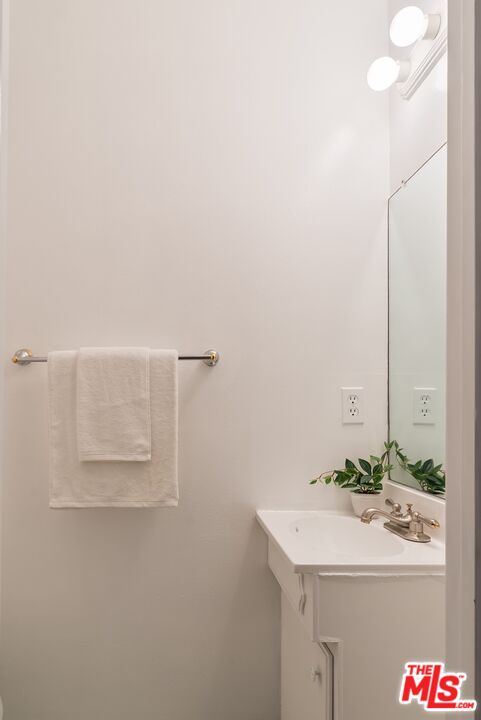 5882 Bowcroft St Unit: 3