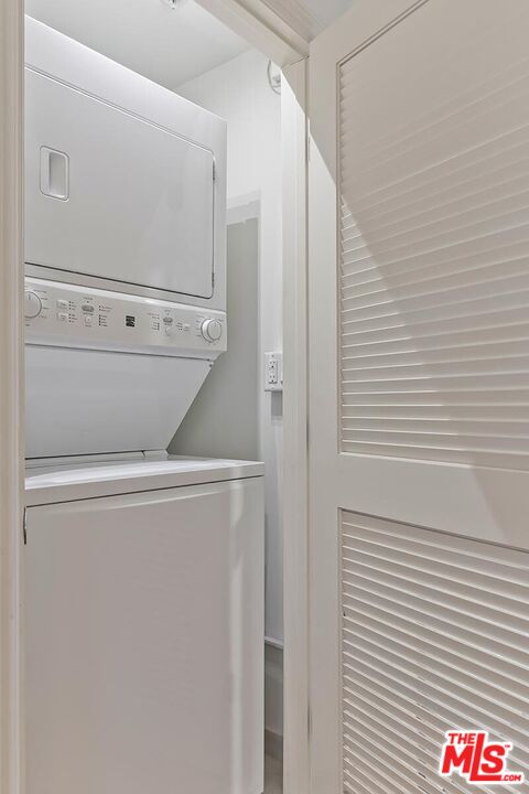 305 Arnaz Dr Unit: 304