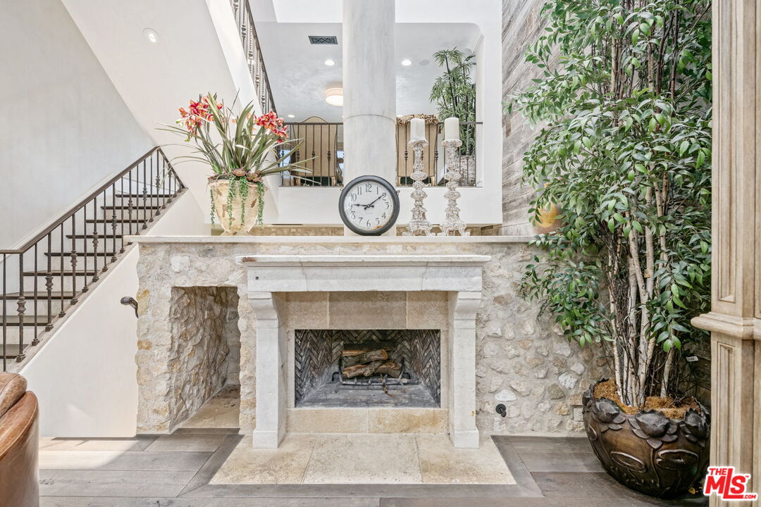 2408 34th St Unit: 4