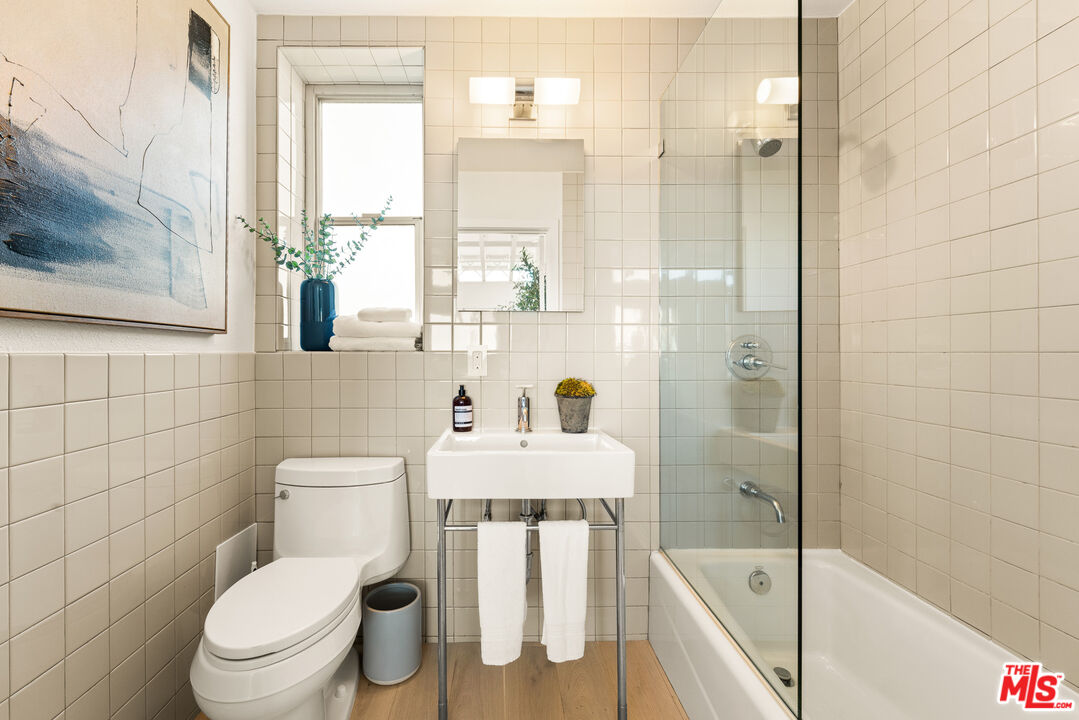 630 Rose Ave Unit: 5