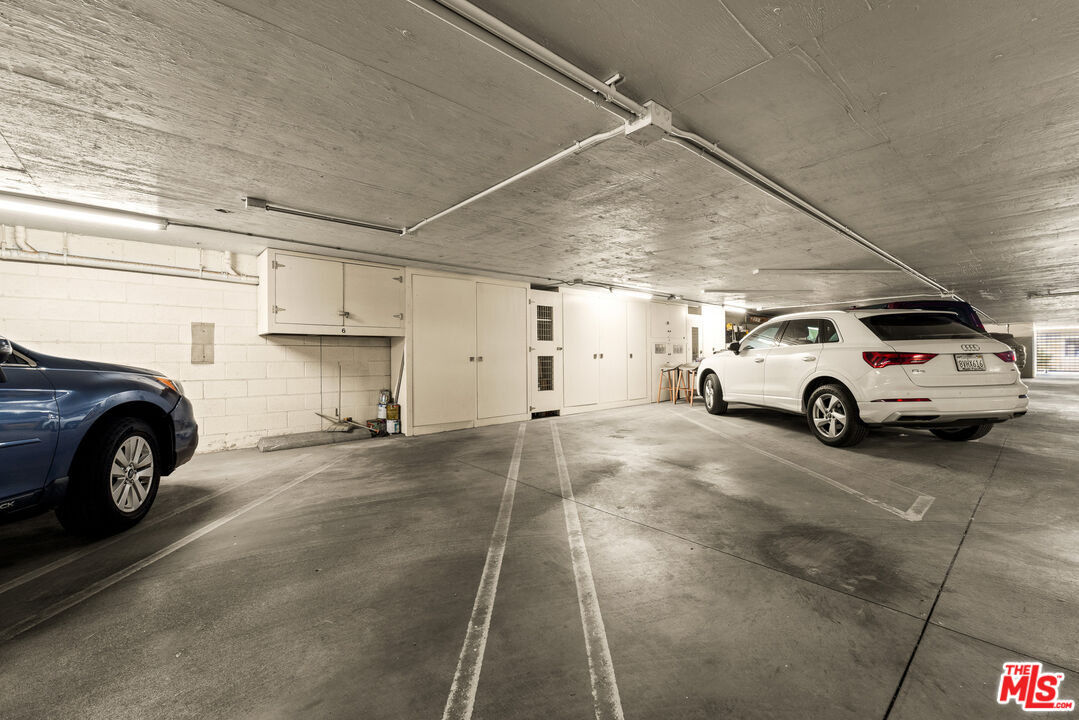 630 Rose Ave Unit: 5