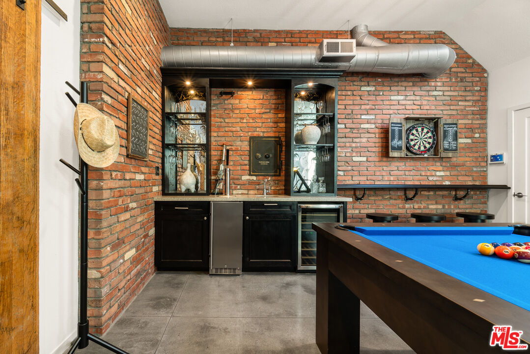 630 Rose Ave Unit: 5