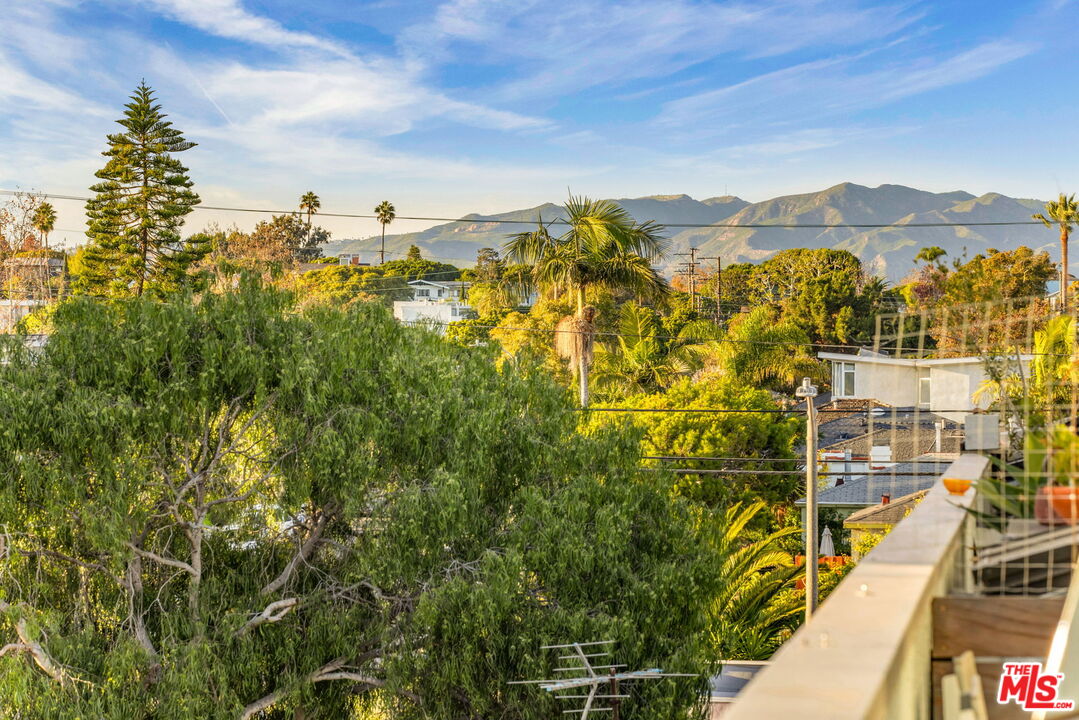 630 Rose Ave Unit: 5