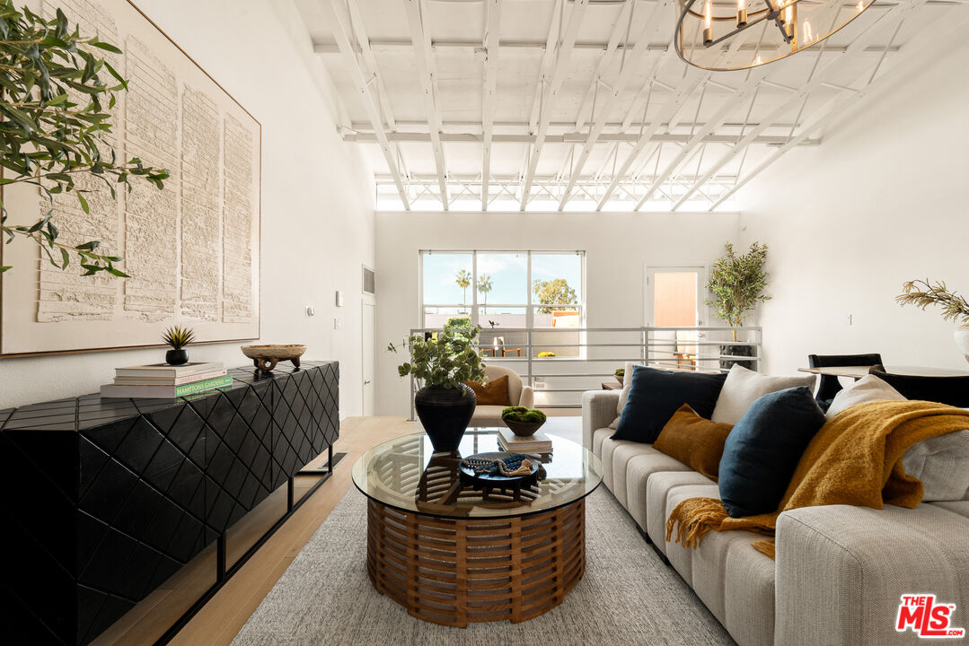 630 Rose Ave Unit: 5