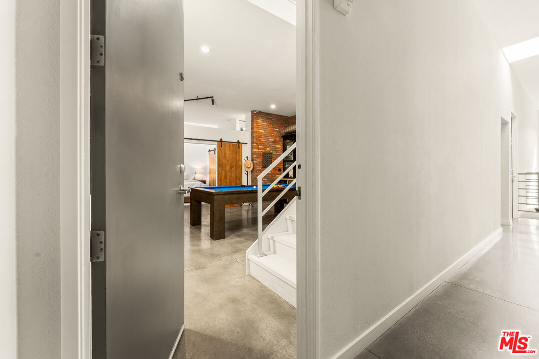 630 Rose Ave Unit: 5