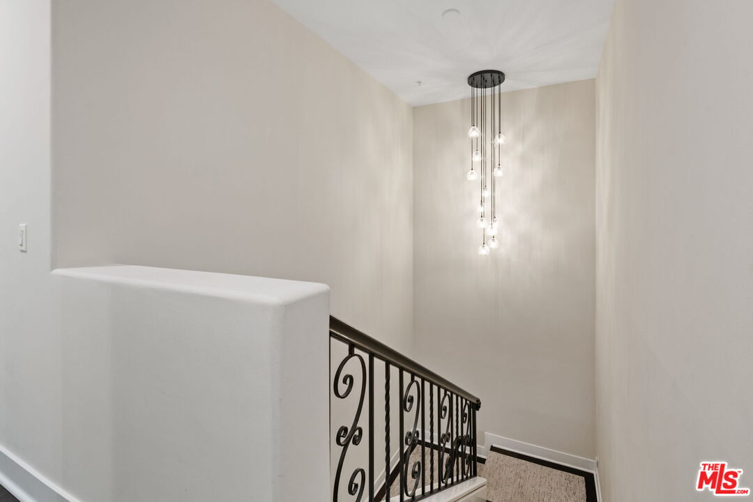 11500 San Vicente Blvd Unit: 216