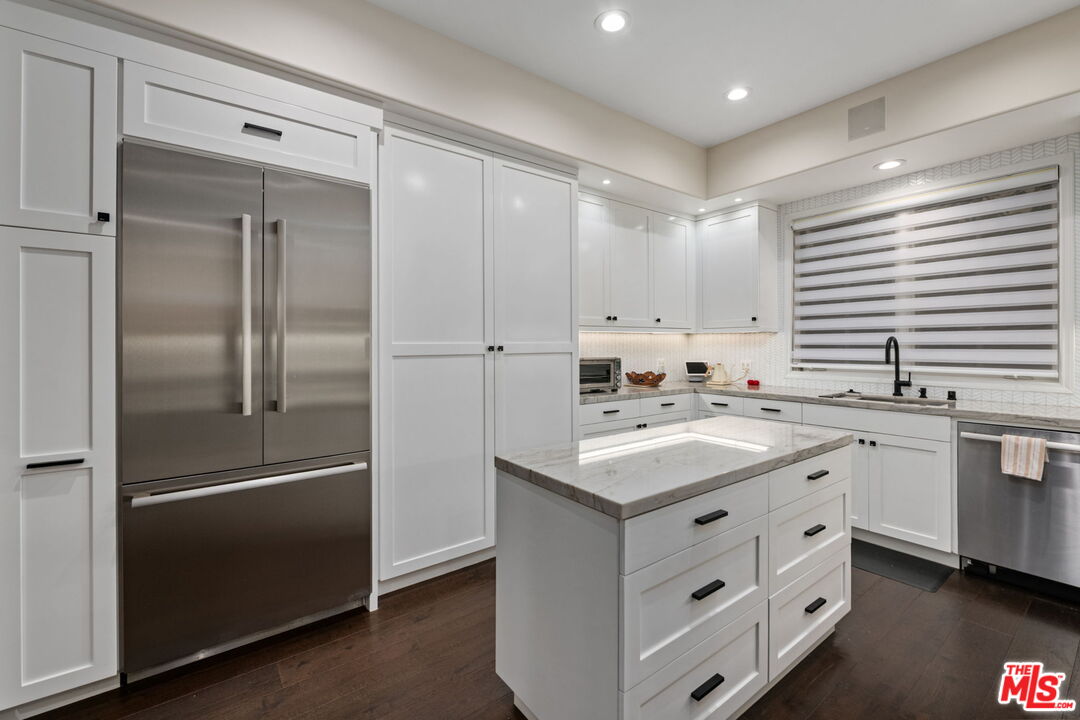 11500 San Vicente Blvd Unit: 216