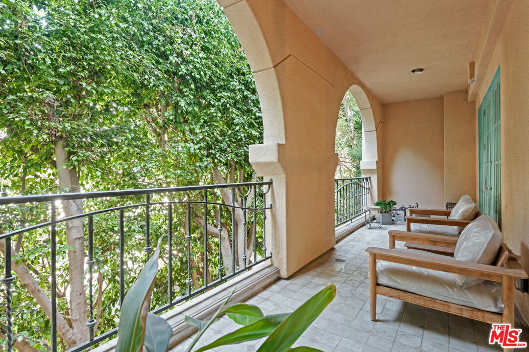 11500 San Vicente Blvd Unit: 216