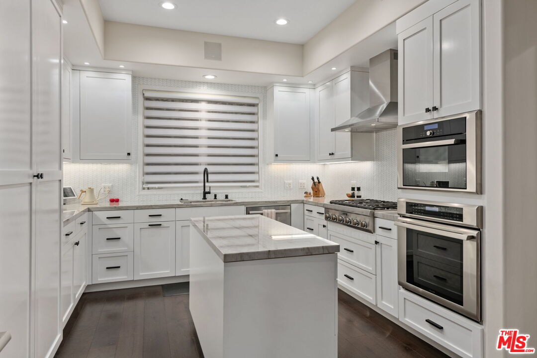 11500 San Vicente Blvd Unit: 216