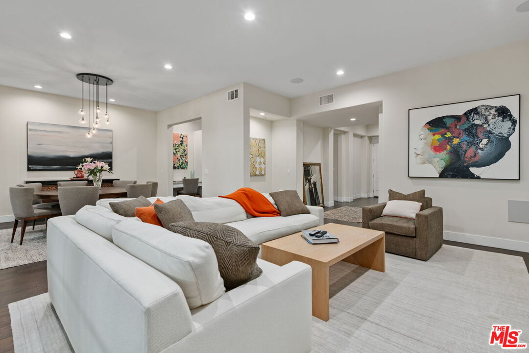 11500 San Vicente Blvd Unit: 216