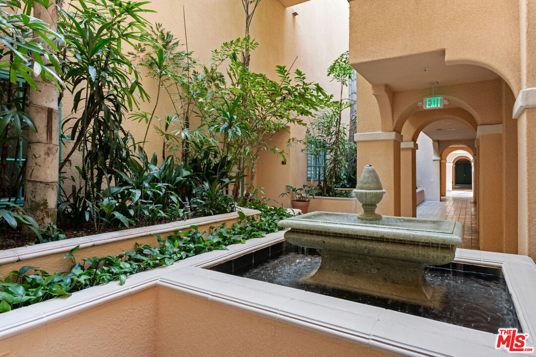 11500 San Vicente Blvd Unit: 216